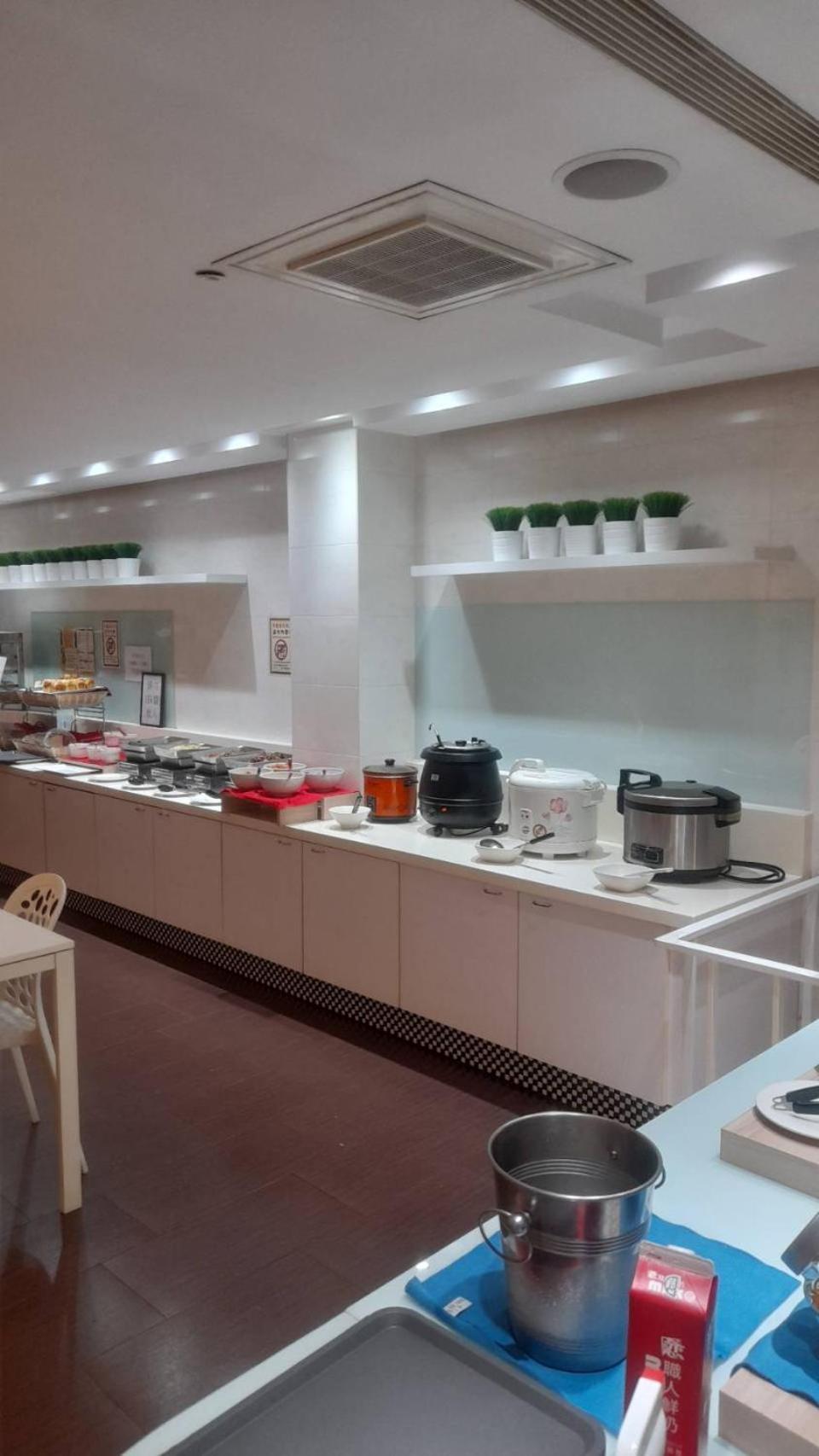 King Motel王者 桃園市旅館177號 Экстерьер фото
