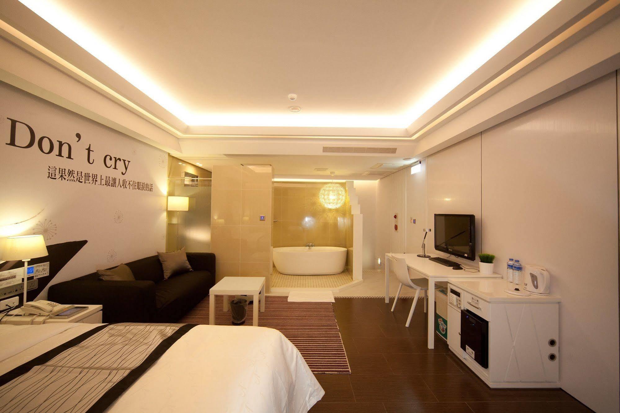 King Motel王者 桃園市旅館177號 Экстерьер фото